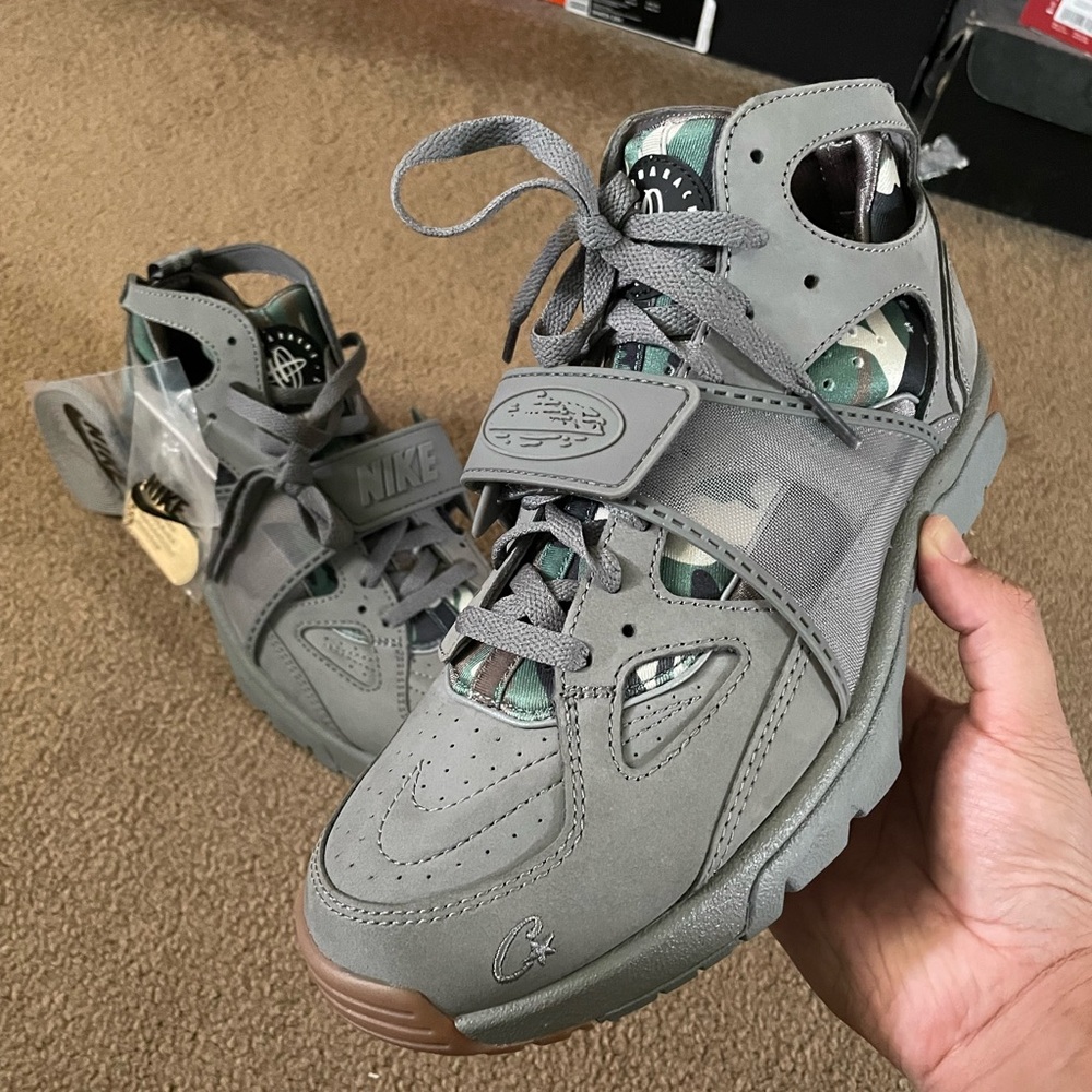 Nike Corteiz x Air Trainer Huarache “Gully Grey” Men’s Size 9.5 (FQ8793-001)